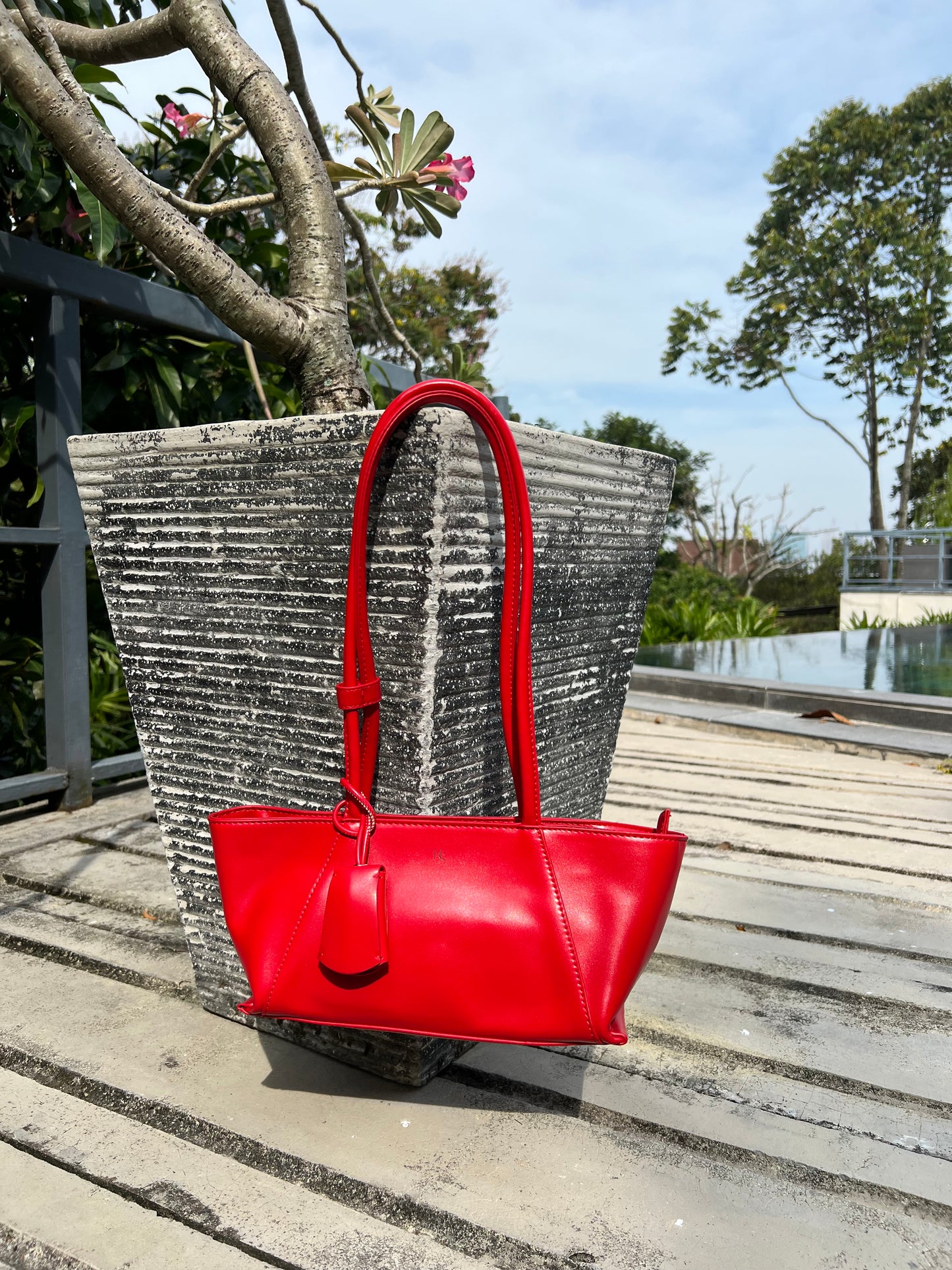 KAIA - Red