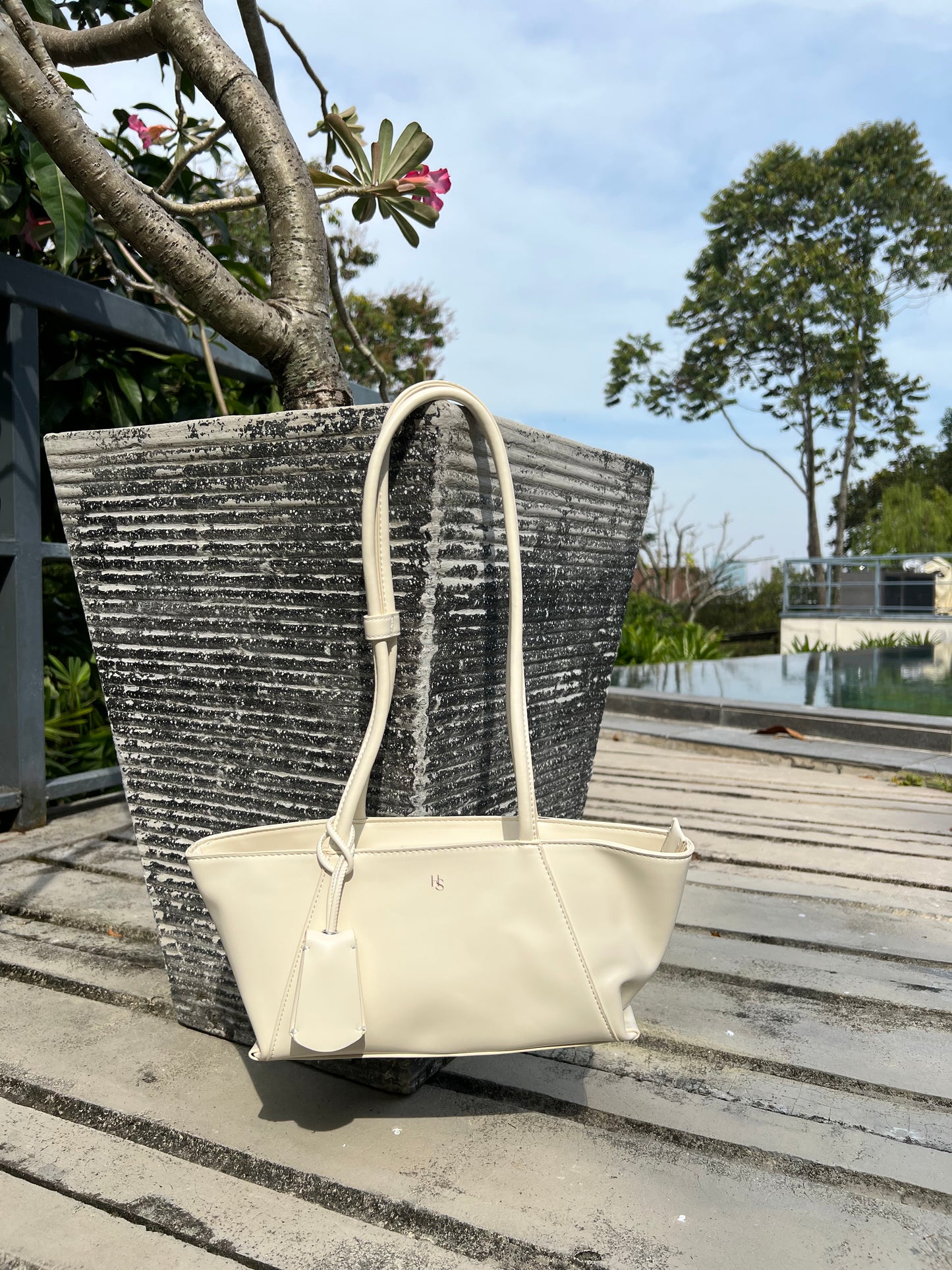 KAIA - White