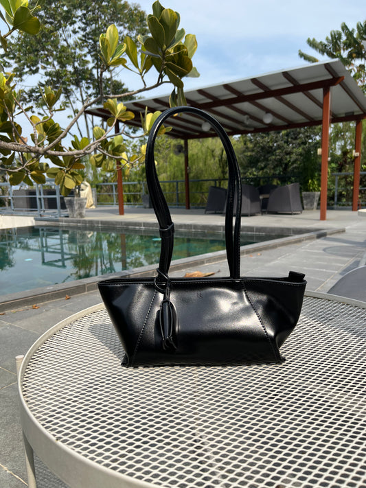 KAIA - Black